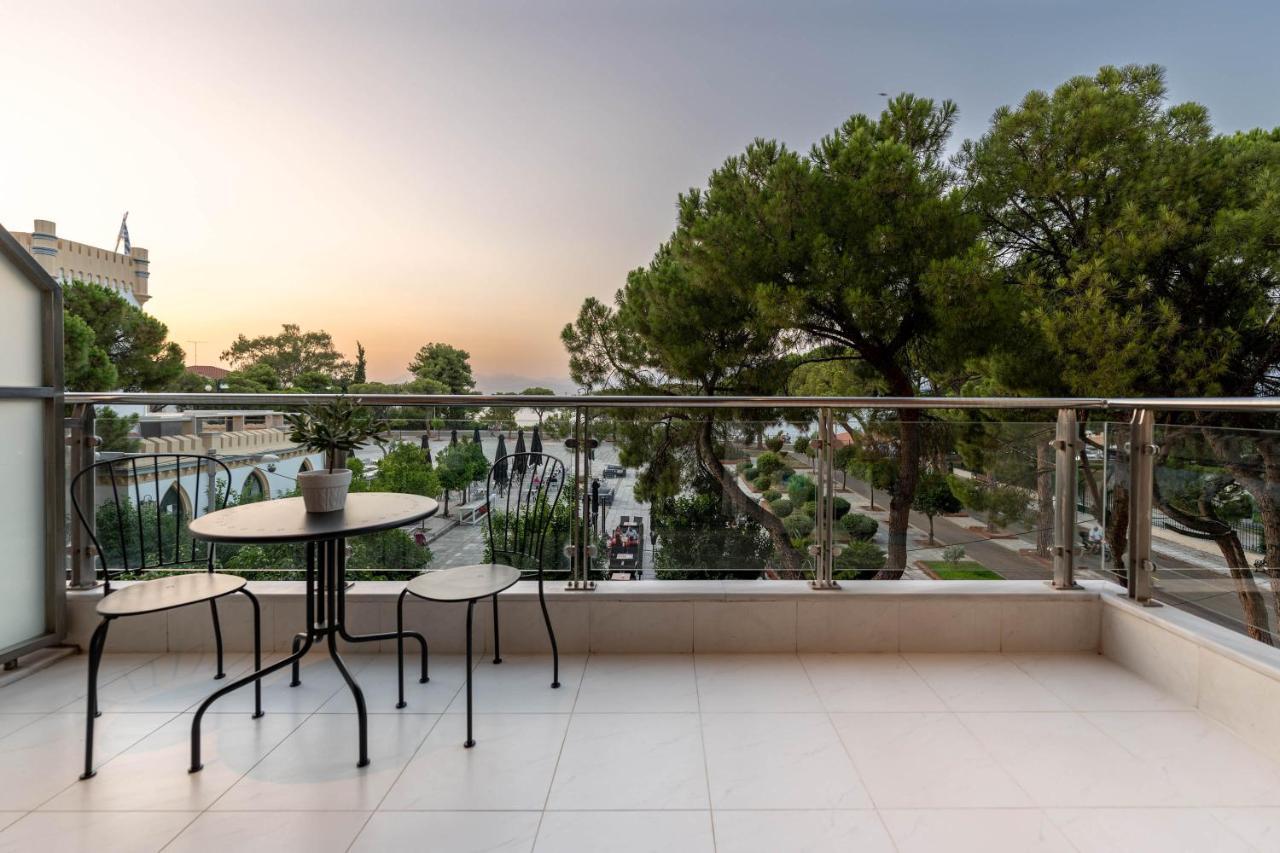 Byron Luxury Apartments Aegium Buitenkant foto