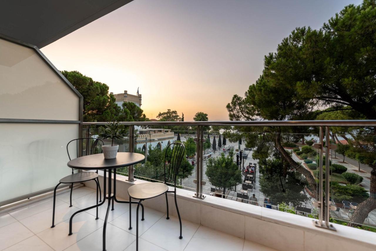 Byron Luxury Apartments Aegium Buitenkant foto