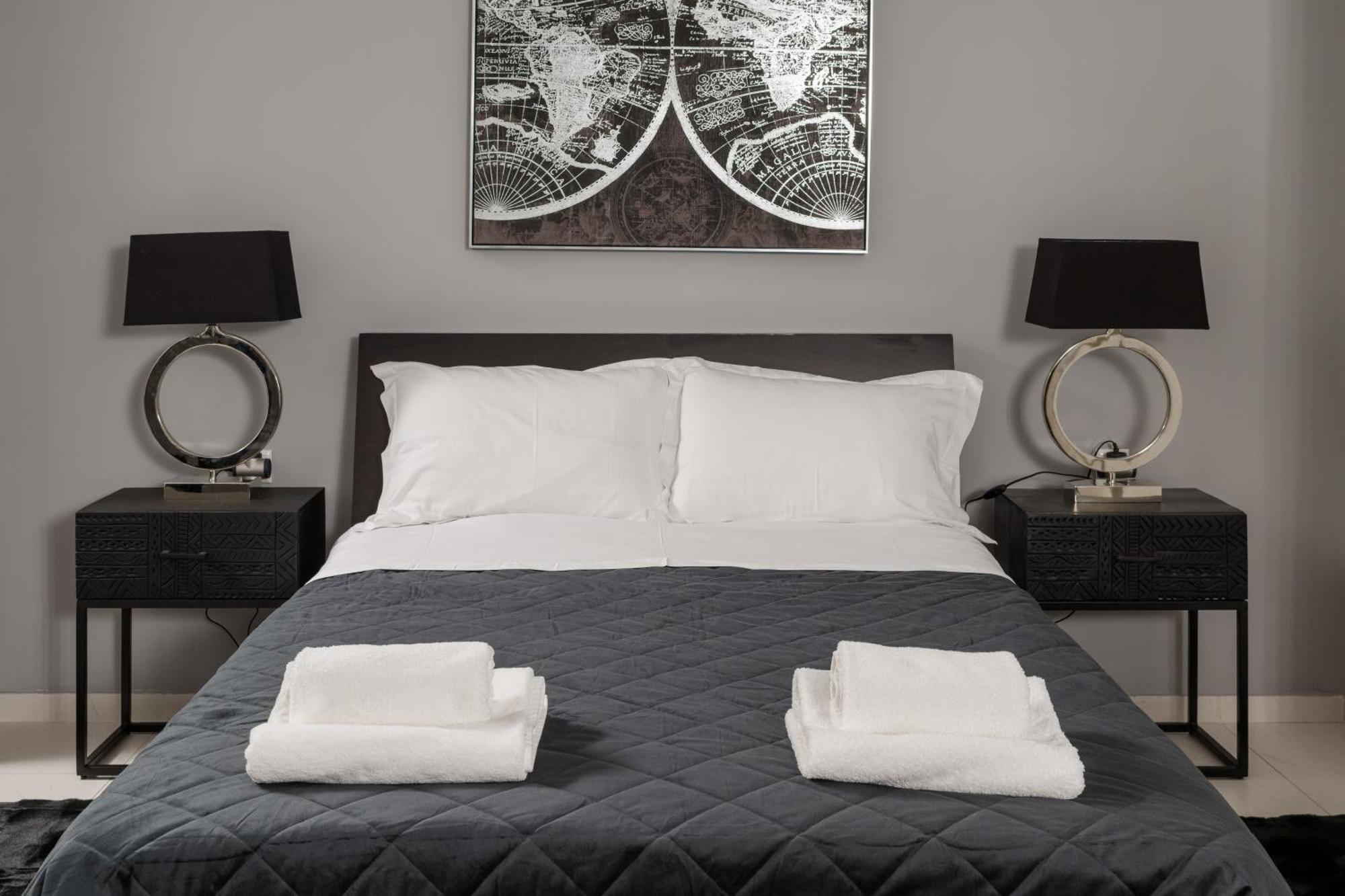 Byron Luxury Apartments Aegium Buitenkant foto