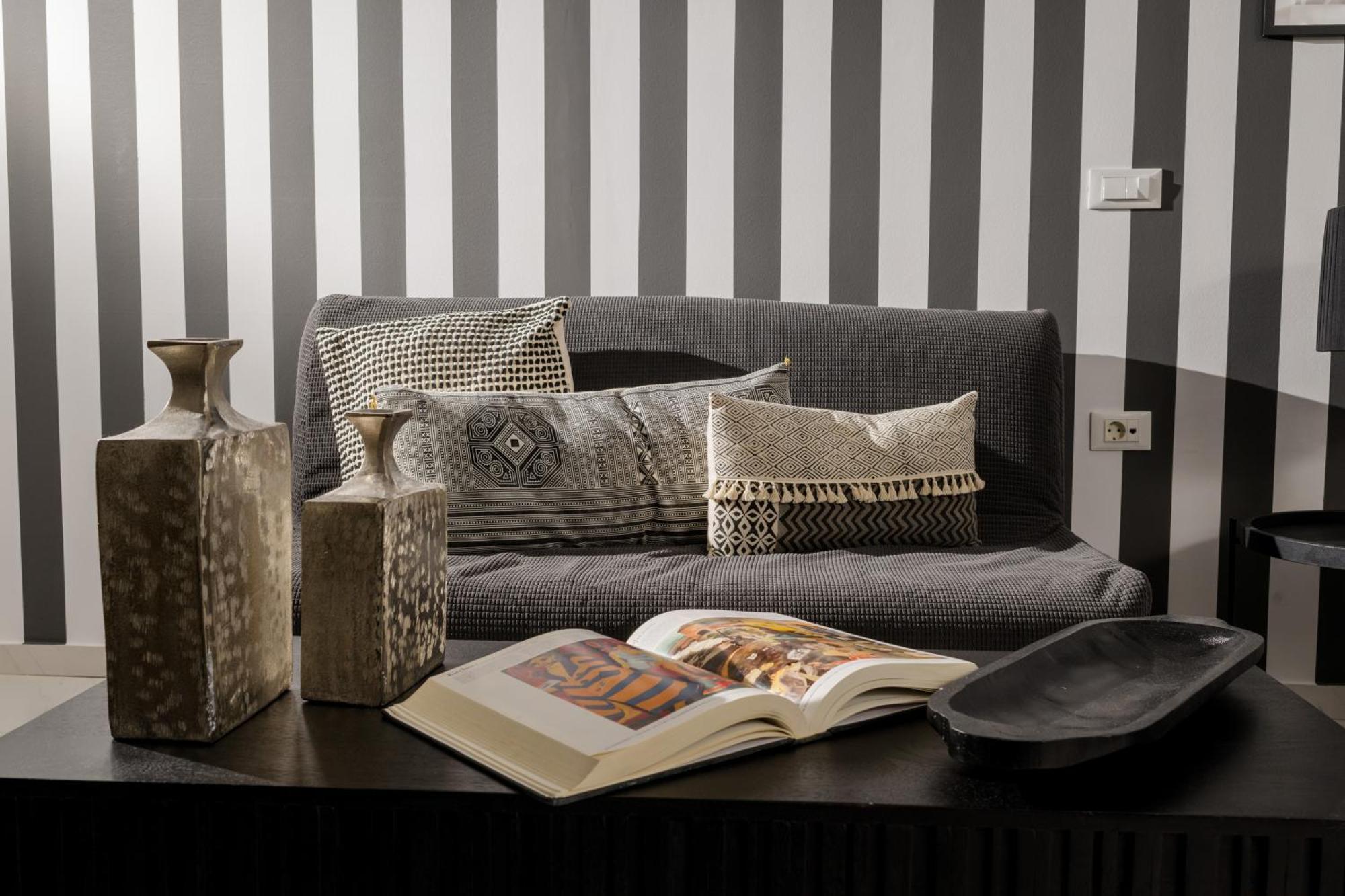 Byron Luxury Apartments Aegium Buitenkant foto